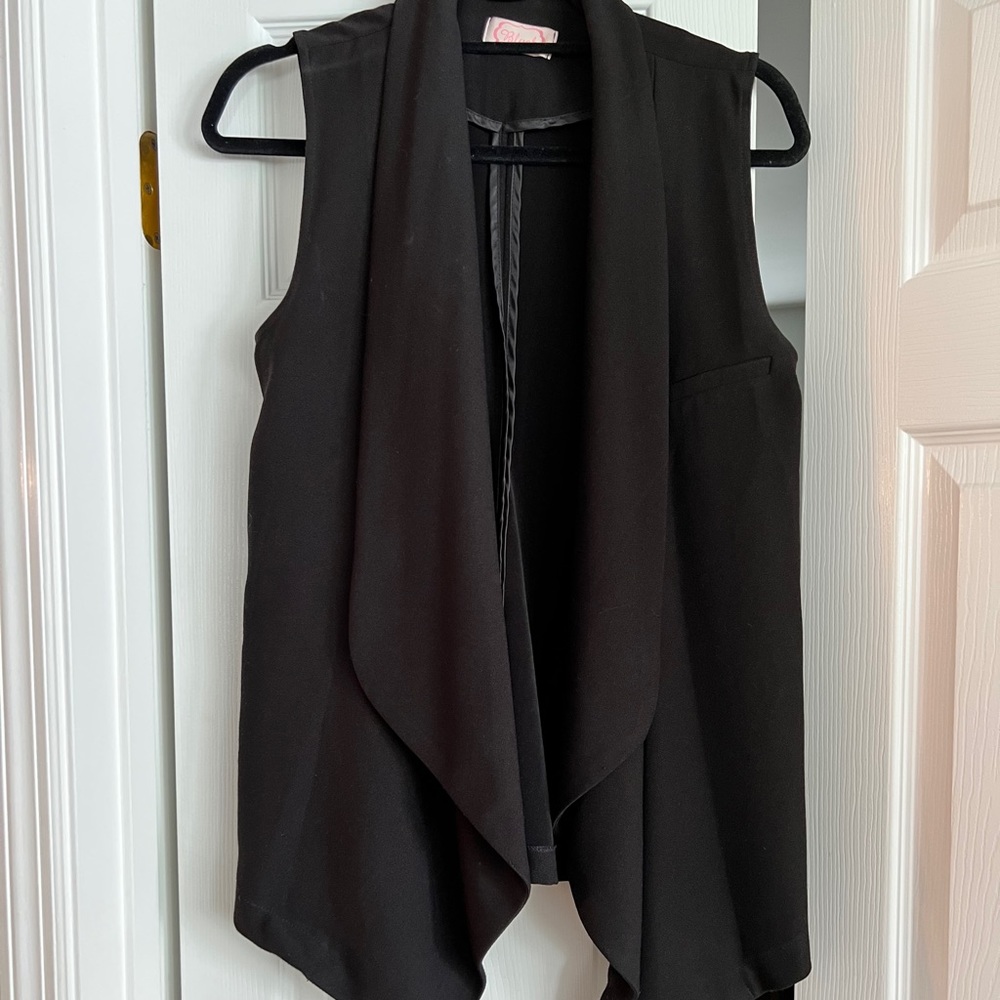 Blush Black Collared Sleeveless Open Front Blazer | M